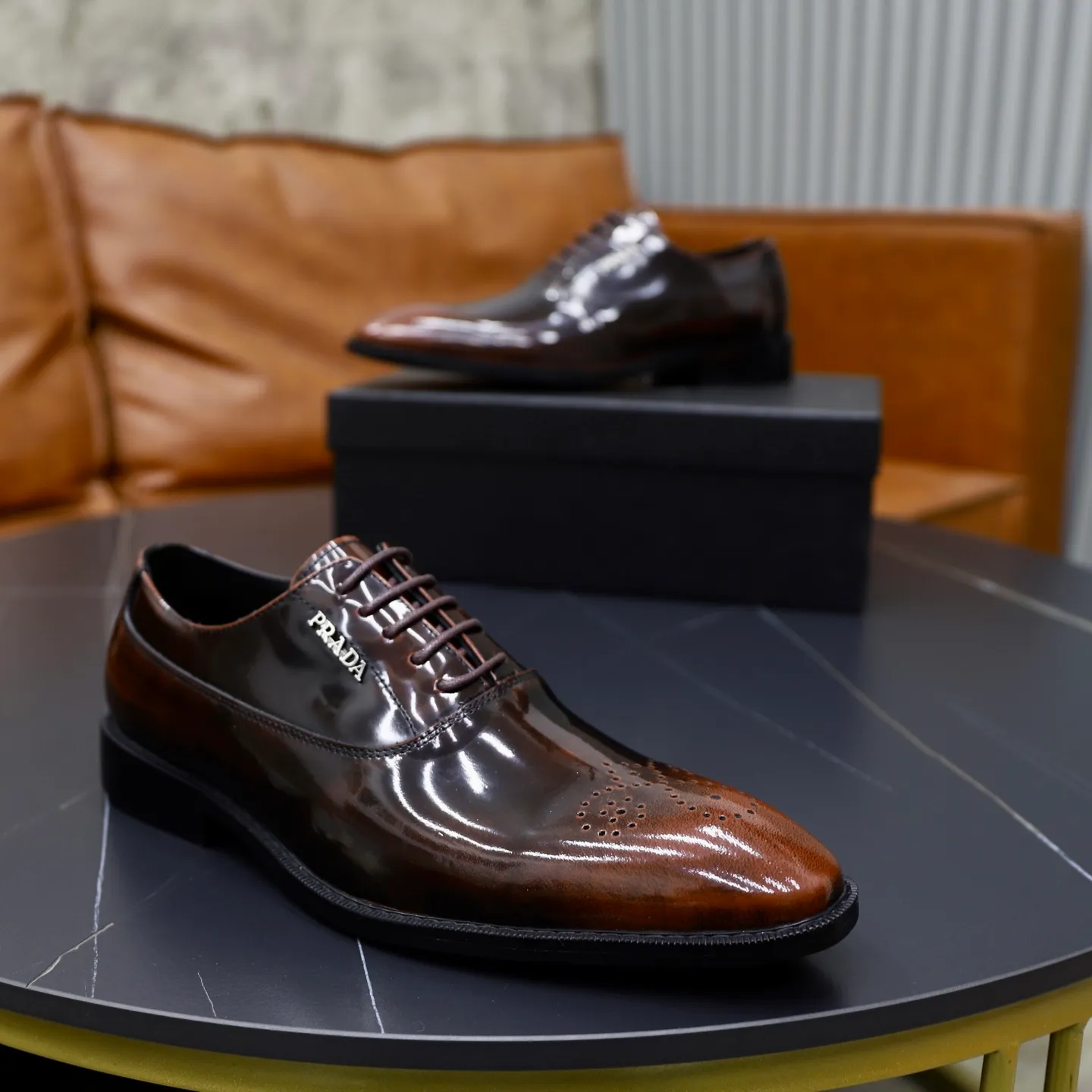 Ex-factory price: 540💰🙅‍♂️🙅‍♂️🙅‍♂️ Brand: PRADA Standard code: Men's code 38-44 (45 can be customized) Grade: Same style as the official website Original order quality Material: Original cowhide surface Comfortable cowhide lining Original outsole Style category: Men's fashionable casual leather shoes Distinguished big-name luxury elements Top luxury Color: actual picture color